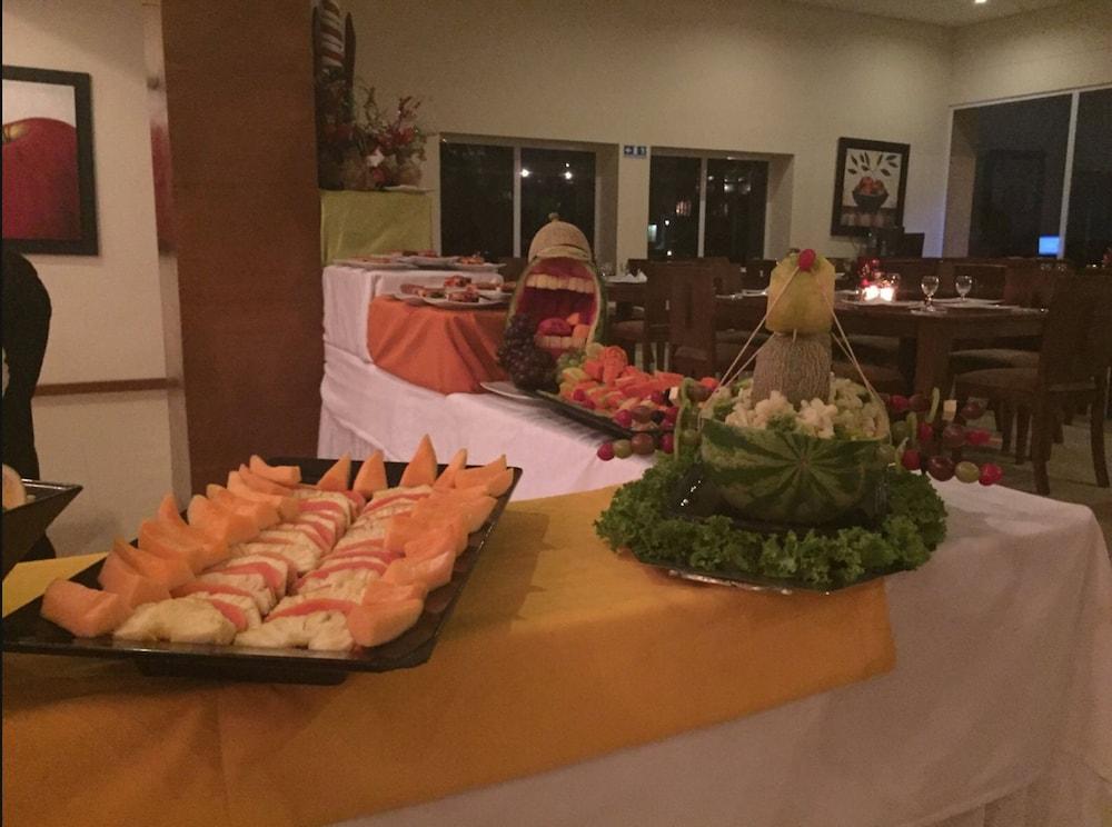 Wyndham Garden Villavicencio Rnt 26993 ريستريبو المظهر الخارجي الصورة